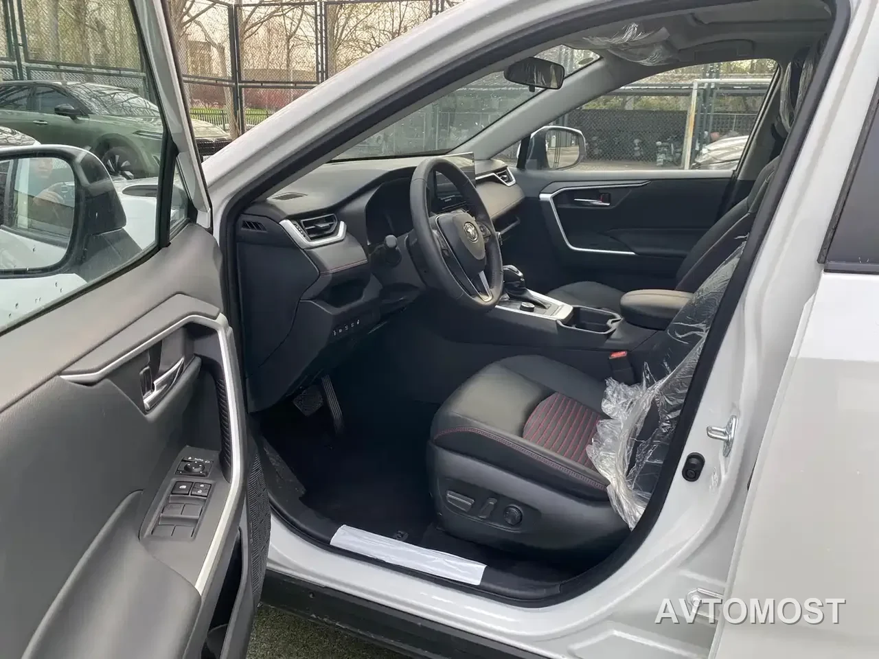 Toyota RAV4 Rongfang Dual Engine E+ 2024 2.5L 2WD Elite Pro — фото 10