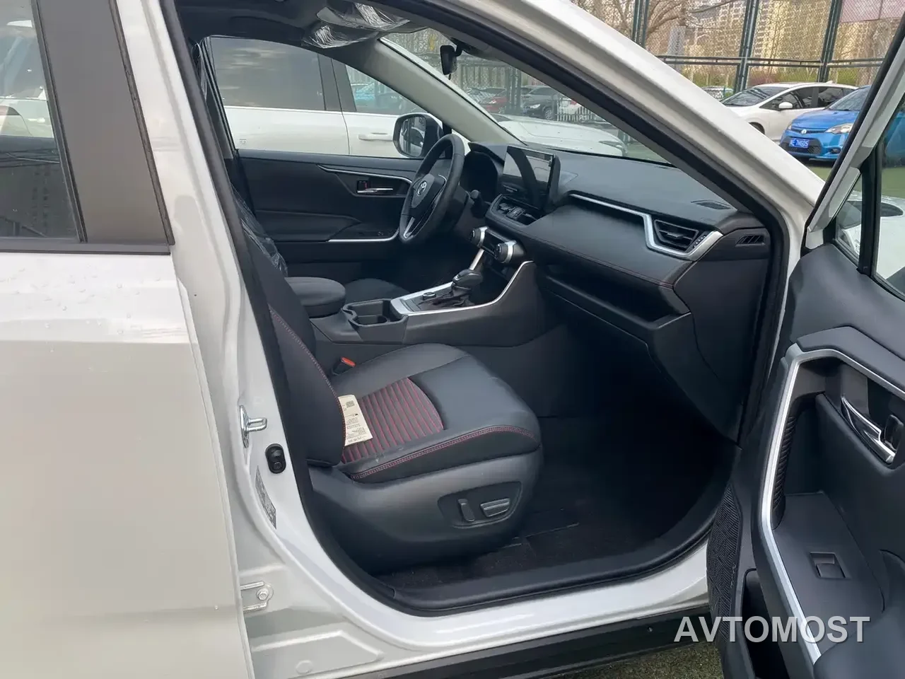 Toyota RAV4 Rongfang Dual Engine E+ 2024 2.5L 2WD Elite Pro — фото 15