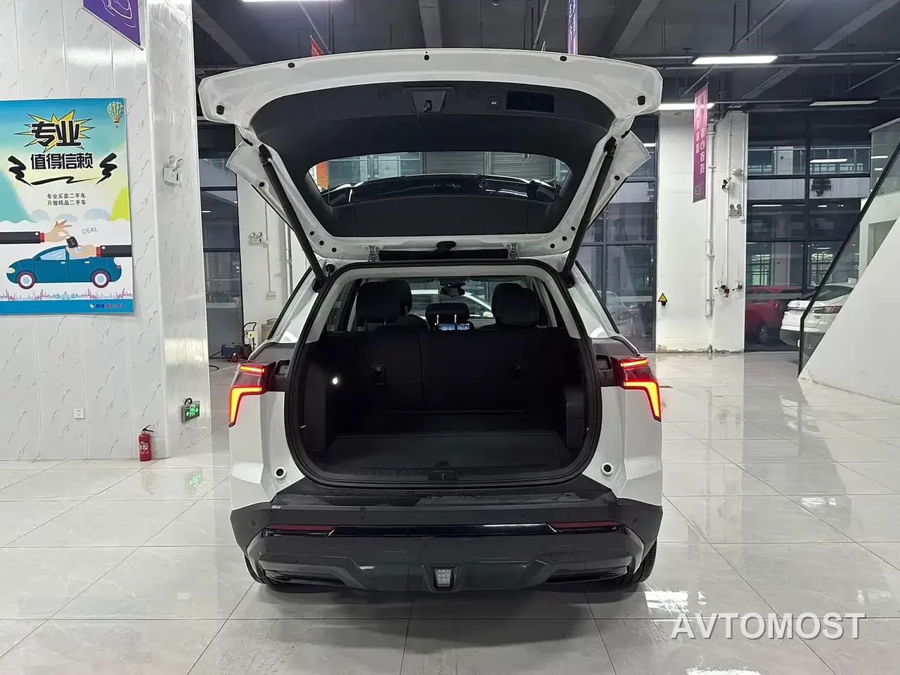 Chevrolet Equinox Plus 2024 102km RS Flagship Edition — фото 11