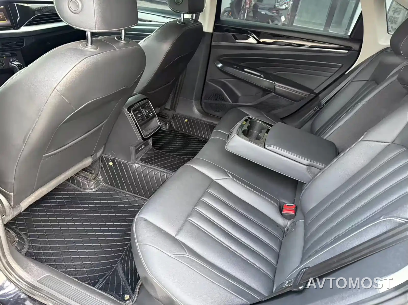 Volkswagen Passat 2022 280TSI Business Edition — фото 7