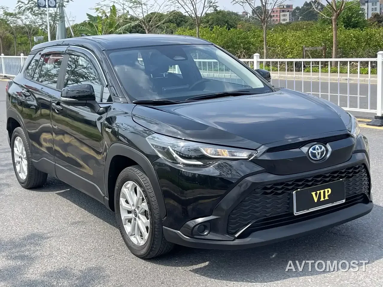 Toyota Frontlander 2024 2.0L Smart Hybrid Dual Engine Leading Edition — фото 3