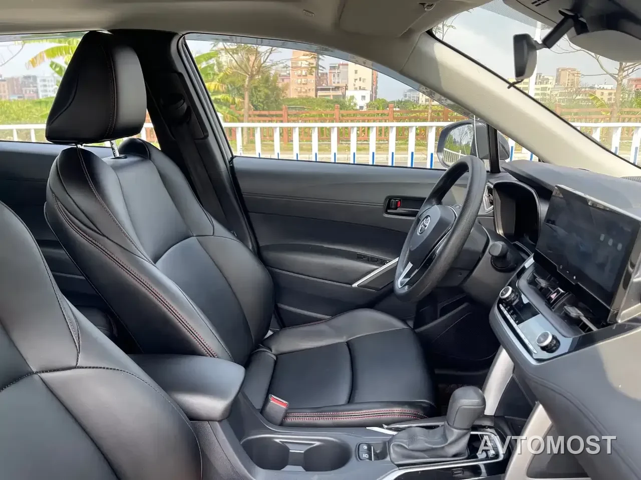 Toyota Frontlander 2024 2.0L Smart Hybrid Dual Engine Leading Edition — фото 8