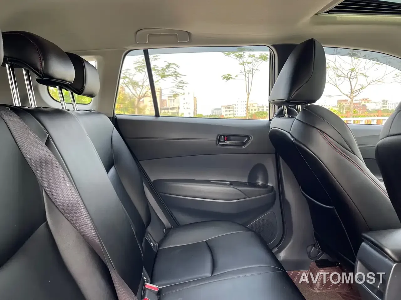 Toyota Frontlander 2024 2.0L Smart Hybrid Dual Engine Leading Edition — фото 13