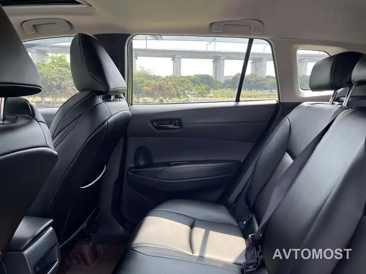 Toyota Frontlander 2024 2.0L Smart Hybrid Dual Engine Leading Edition — фото 26