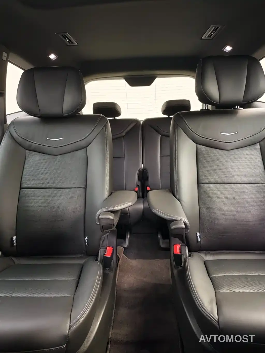 Cadillac XT6 2025 2.0T 6-Seater AWD Executive Black Label Edition — фото 8
