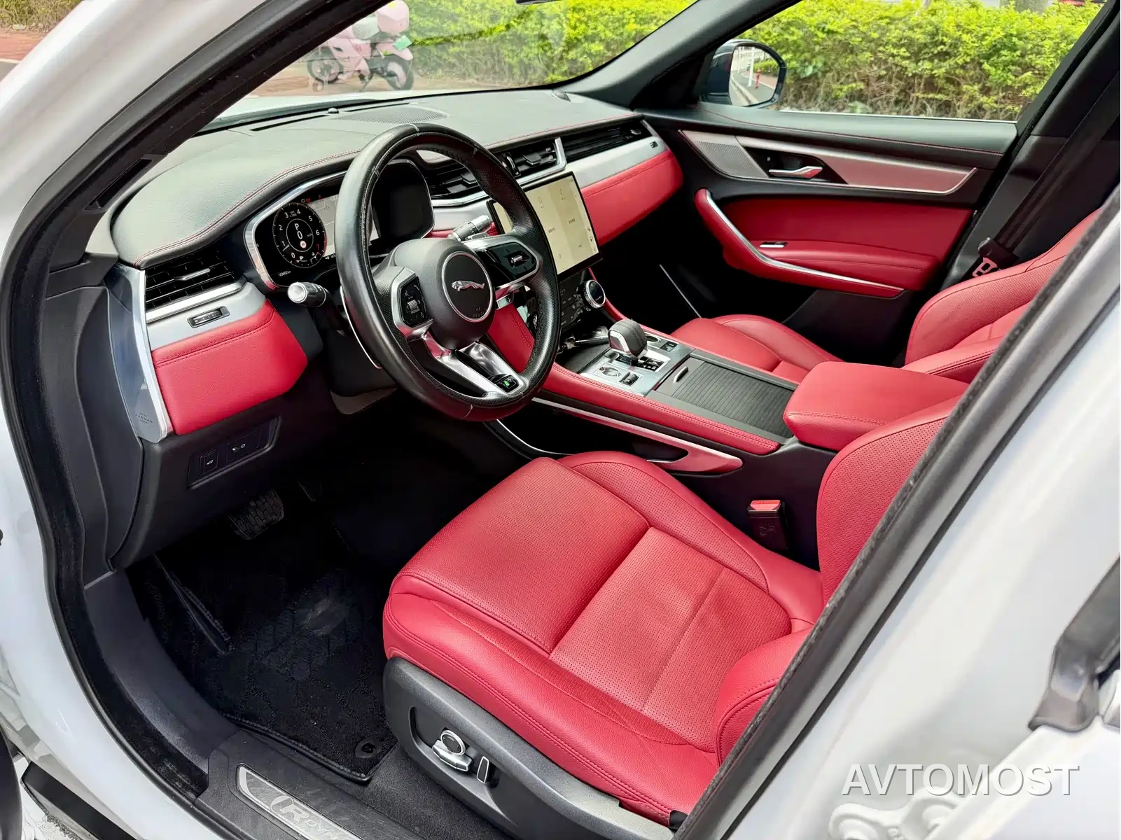 Jaguar F-PACE 2021 250PS R-Dynamic S — фото 14