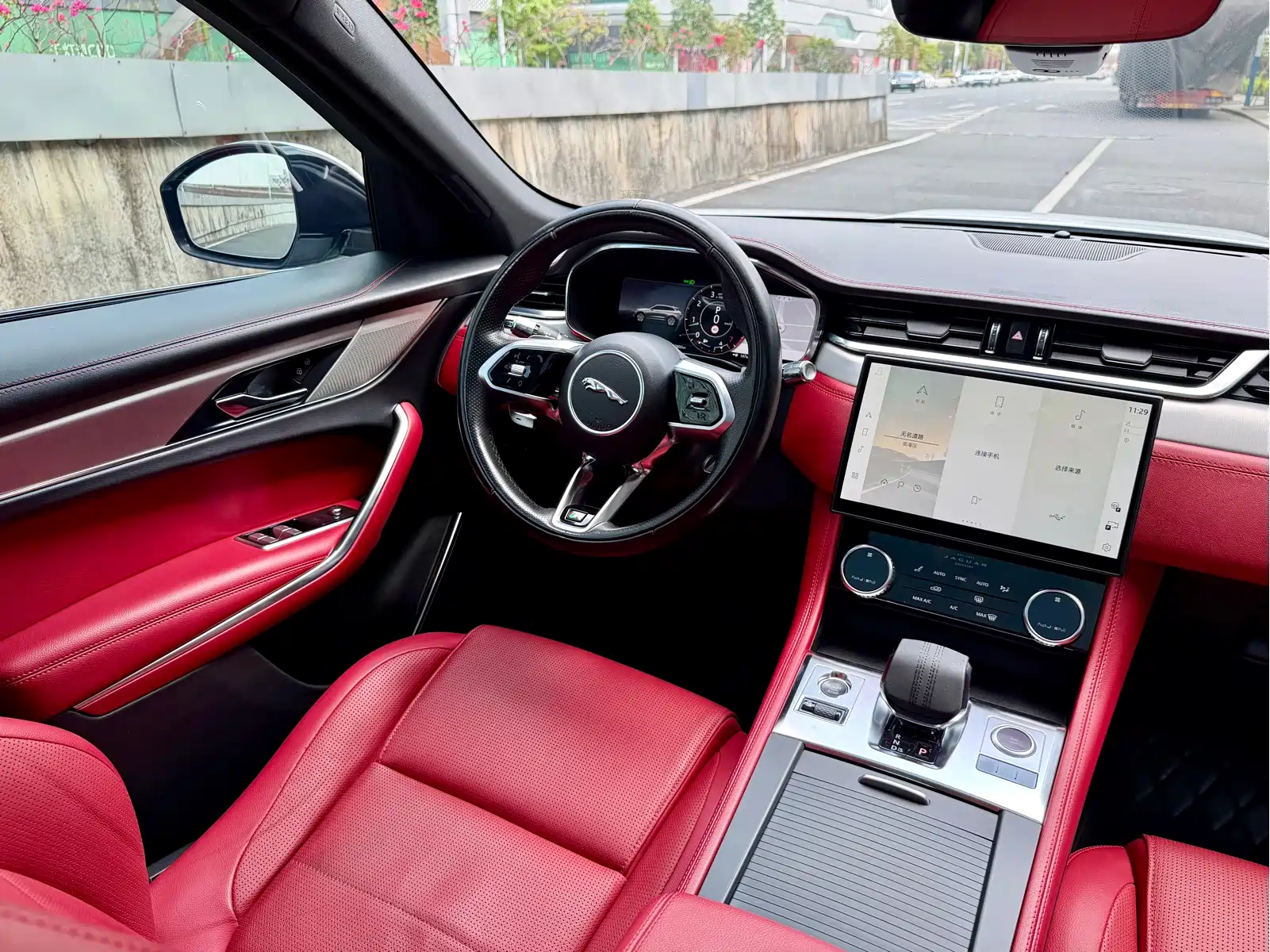 Jaguar F-PACE 2021 250PS R-Dynamic S — фото 26