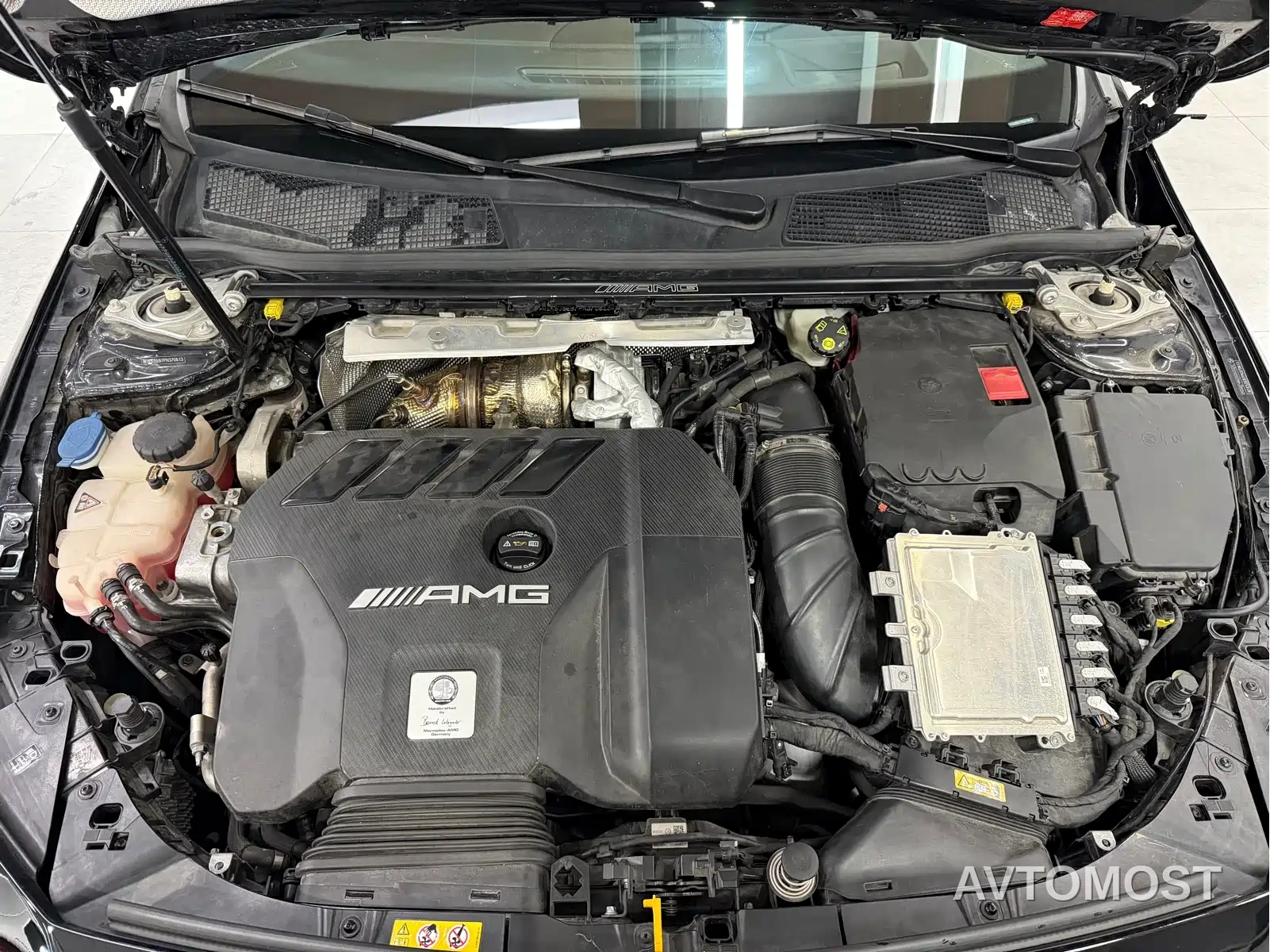 Mercedes-Benz CLA AMG 2022 AMG CLA 45 S 4MATIC+ 55th Anniversary Edition — фото 19