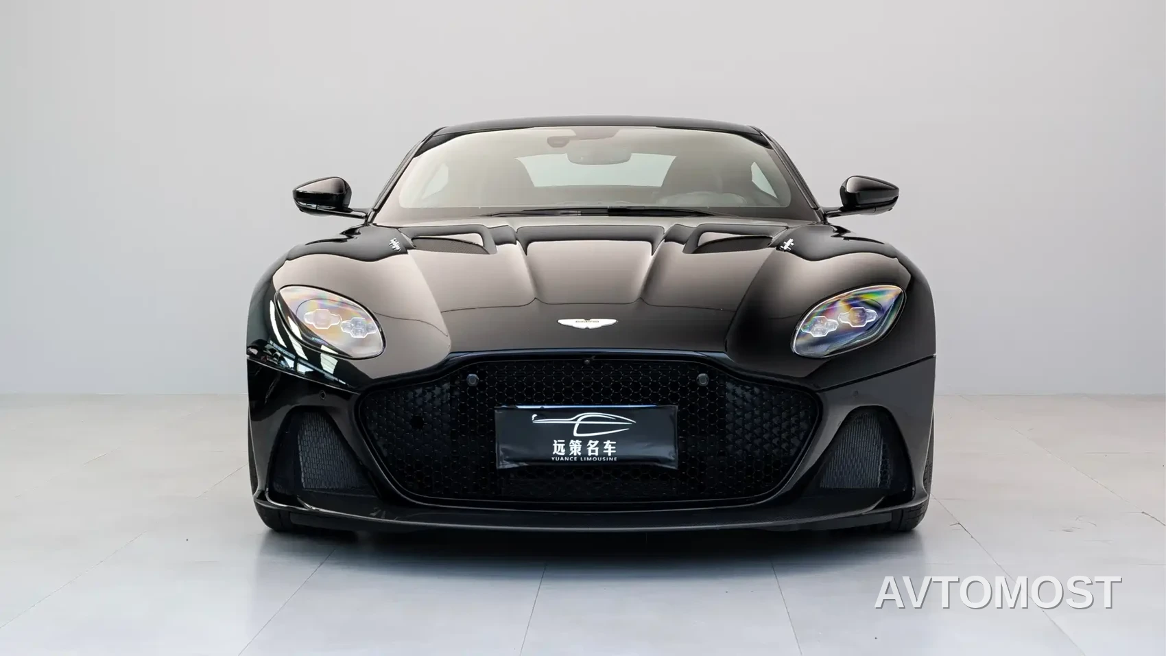 Aston Martin DBS 2022 DBS Superleggera V12 Coupe