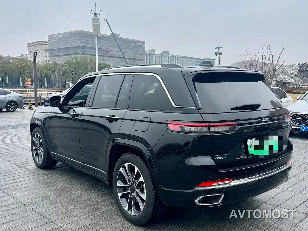 Jeep Grand Cherokee 4xe (Import) 2023 4xe Summit Edition — фото 4