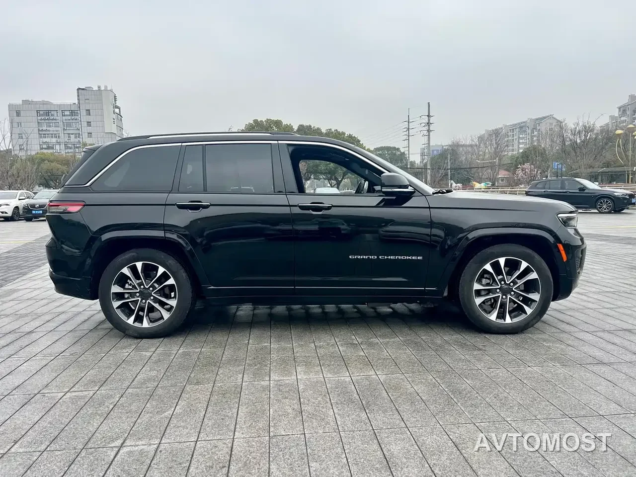 Jeep Grand Cherokee 4xe (Import) 2023 4xe Summit Edition — фото 5