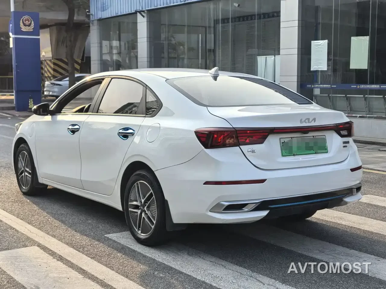 Kia K3 PHEV 2019 1.6L PHEV Comfort Edition — фото 3