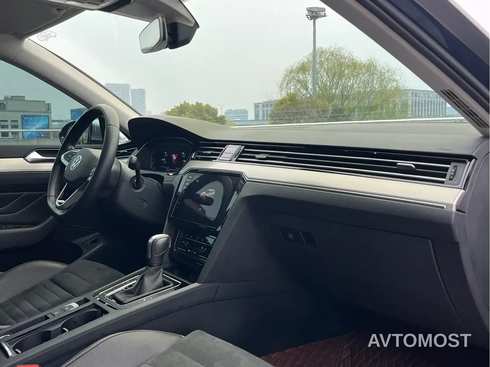 Volkswagen Weilan 2021 2.0T Smooth Ride Edition — фото 9