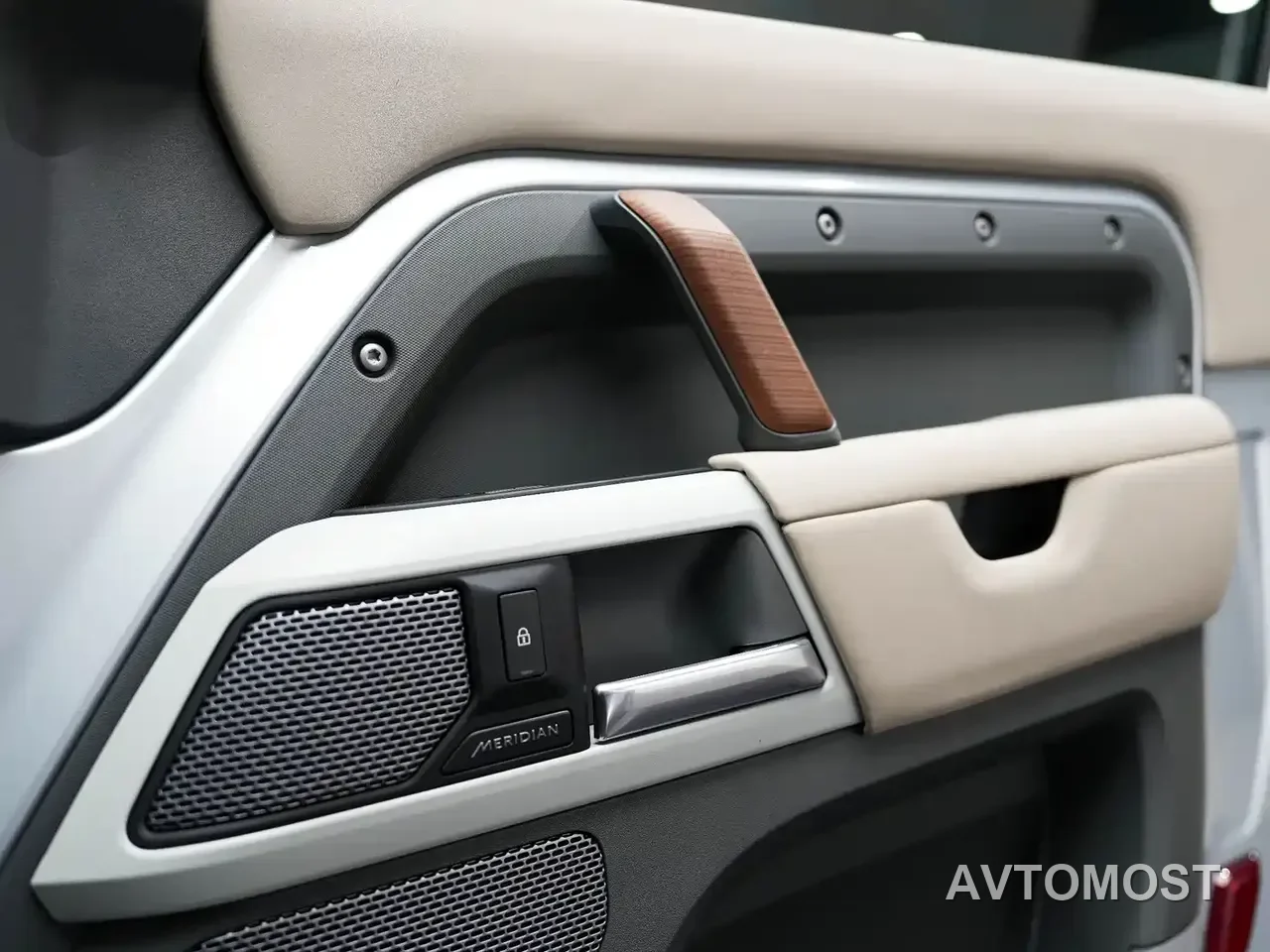 Land Rover Defender 2021 90 P400 X-DYNAMIC S — фото 13