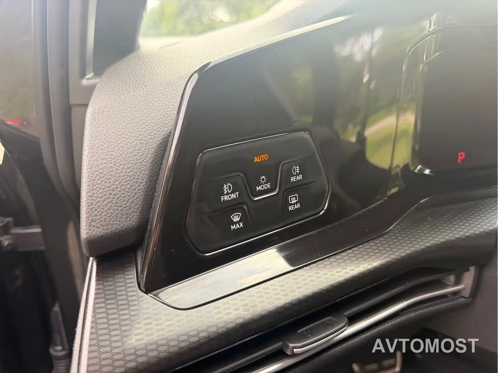 Volkswagen Golf GTI 2021 380TSI DSG GTI — фото 11