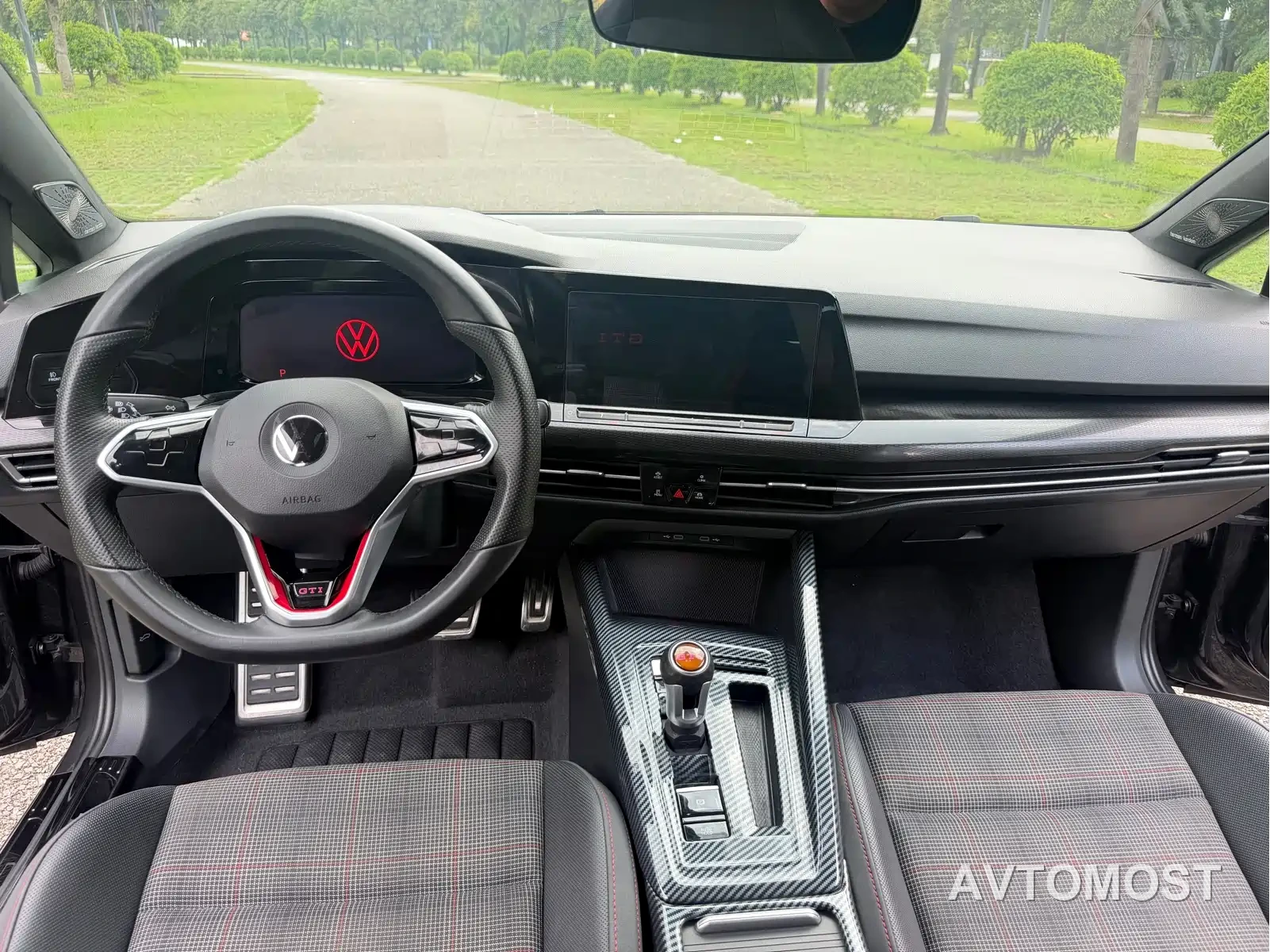 Volkswagen Golf GTI 2021 380TSI DSG GTI — фото 14