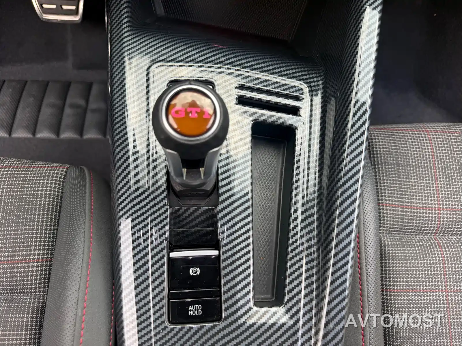 Volkswagen Golf GTI 2021 380TSI DSG GTI — фото 16