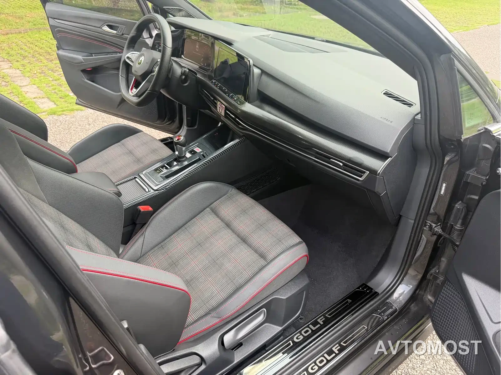 Volkswagen Golf GTI 2021 380TSI DSG GTI — фото 20