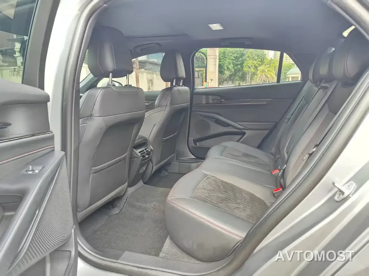 Ford Mondeo 2025 1.5T EcoBoost E Hybrid Elegance — фото 8