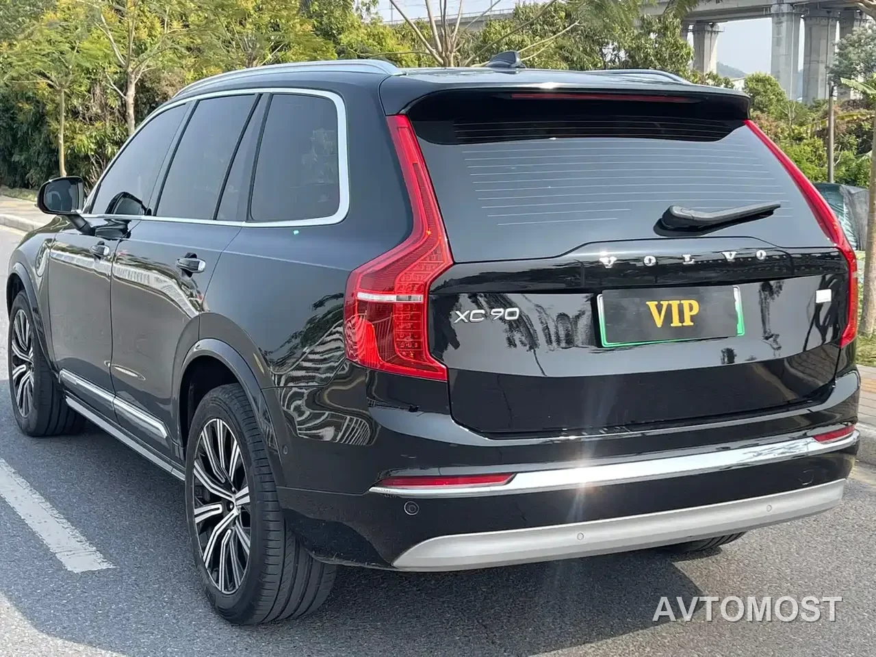 Volvo XC90 Plug-in Hybrid 2022 Facelift E-Drive Hybrid T8 Intelligent Premium Luxury 7-Seater — фото 4