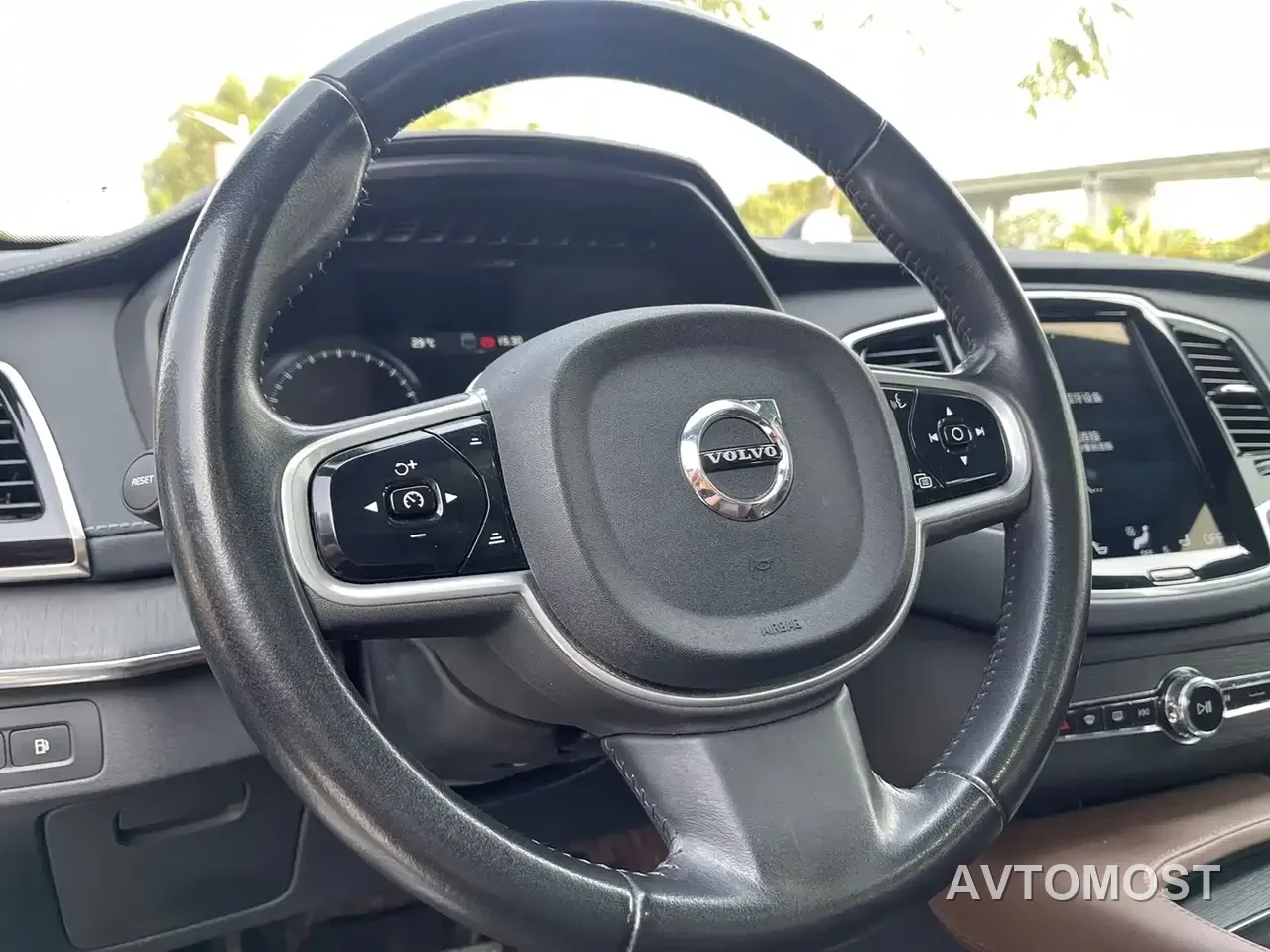 Volvo XC90 Plug-in Hybrid 2022 Facelift E-Drive Hybrid T8 Intelligent Premium Luxury 7-Seater — фото 19