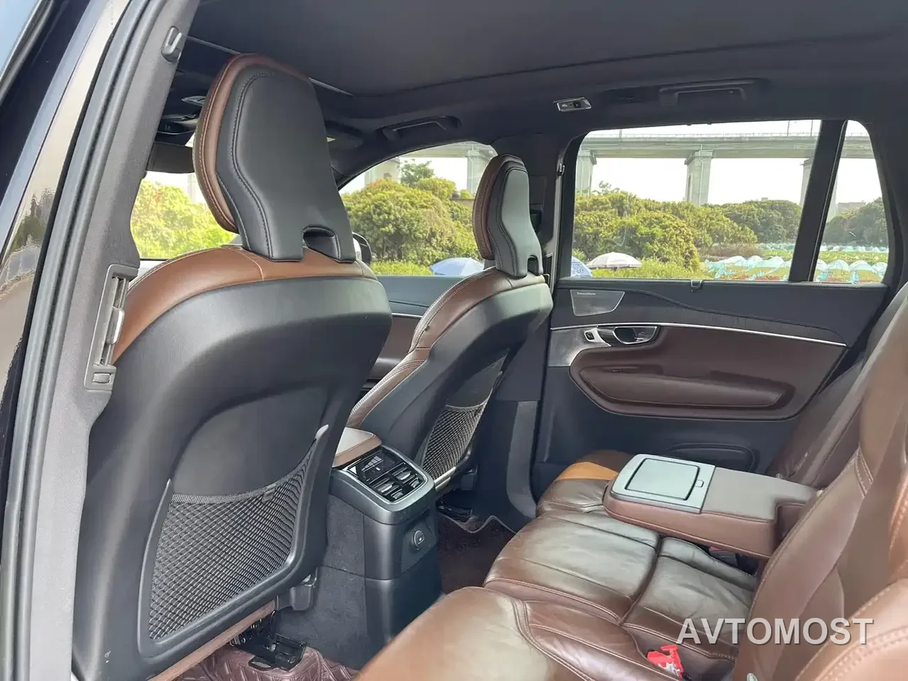 Volvo XC90 Plug-in Hybrid 2022 Facelift E-Drive Hybrid T8 Intelligent Premium Luxury 7-Seater — фото 24