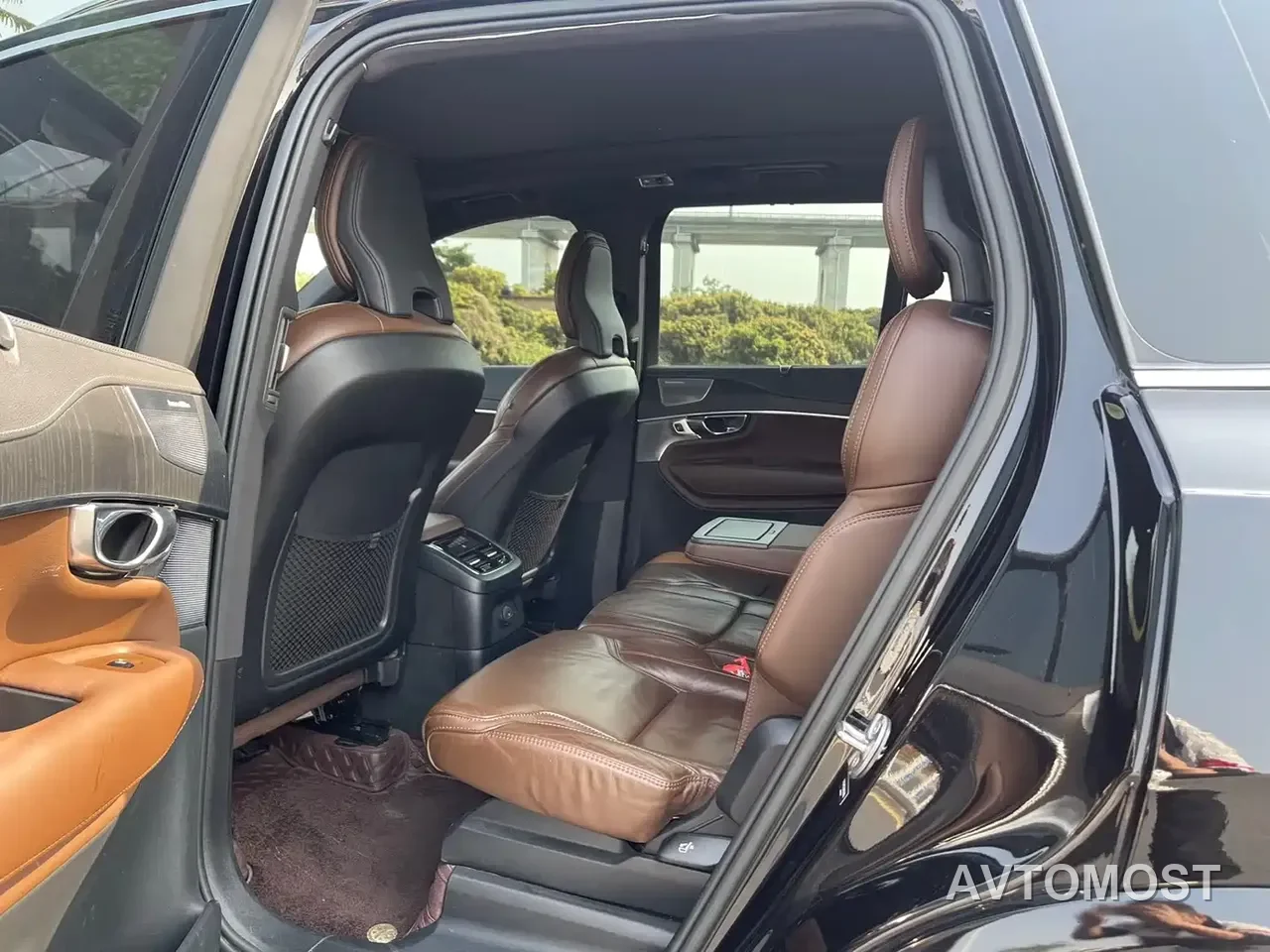 Volvo XC90 Plug-in Hybrid 2022 Facelift E-Drive Hybrid T8 Intelligent Premium Luxury 7-Seater — фото 26