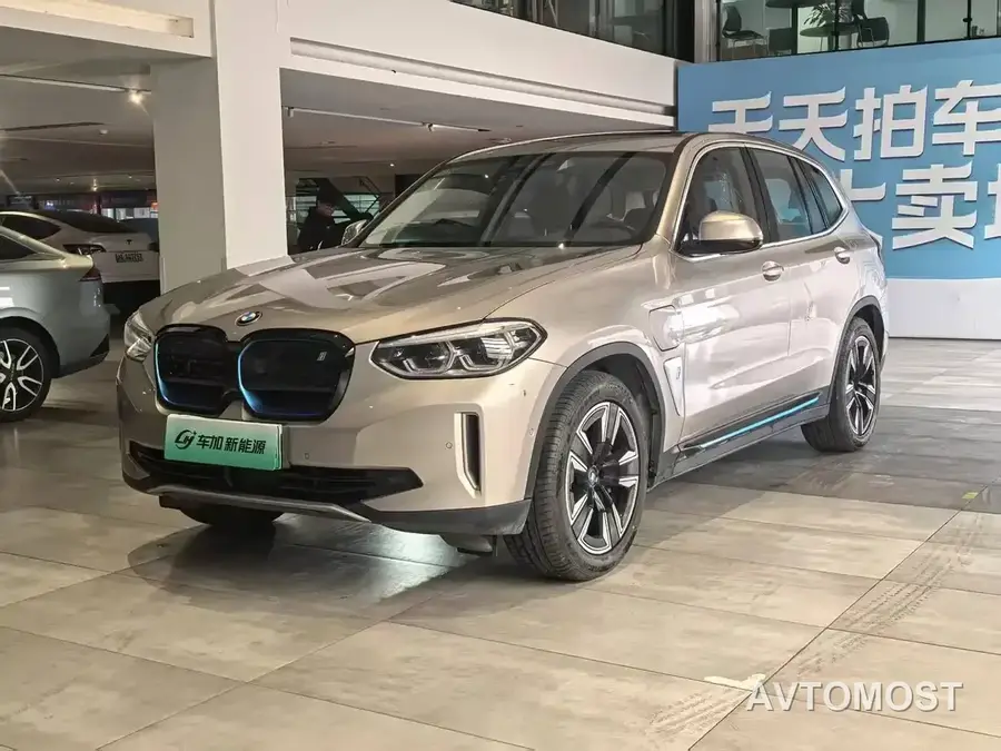 BMW iX3 2021 Leading