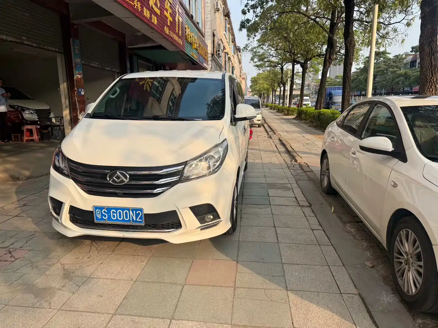 SAIC Maxus G10 2021 2.0T Manual Elite Edition Diesel 8-Seater