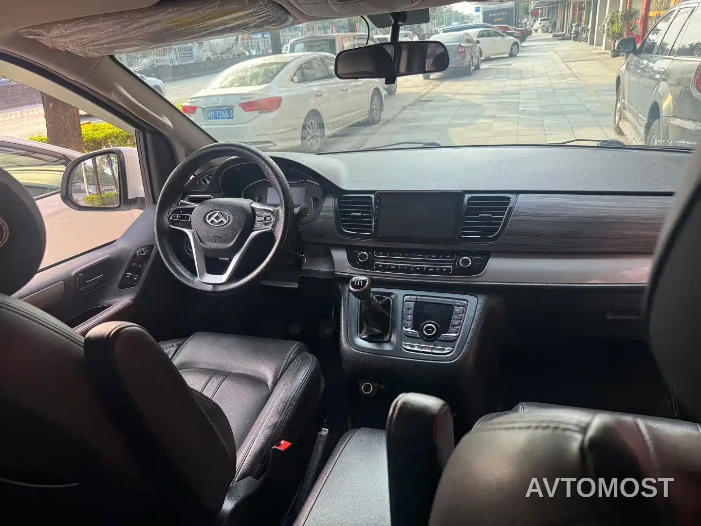 SAIC Maxus G10 2021 2.0T Manual Elite Edition Diesel 8-Seater — фото 4
