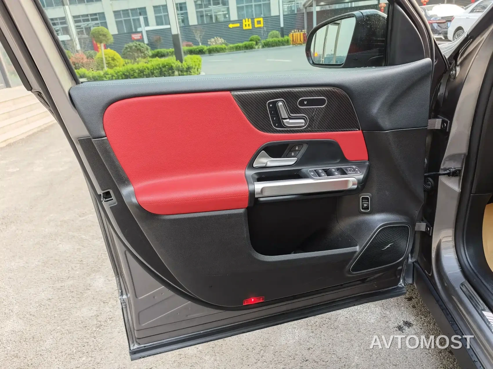 Mercedes-Benz GLB AMG 2021 AMG GLB 35 4MATIC — фото 13