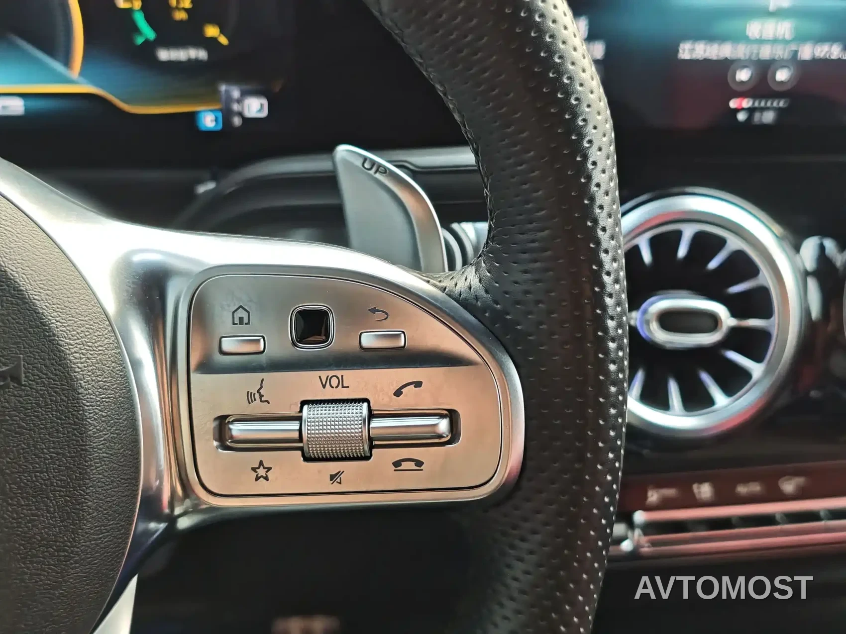 Mercedes-Benz GLB AMG 2021 AMG GLB 35 4MATIC — фото 33