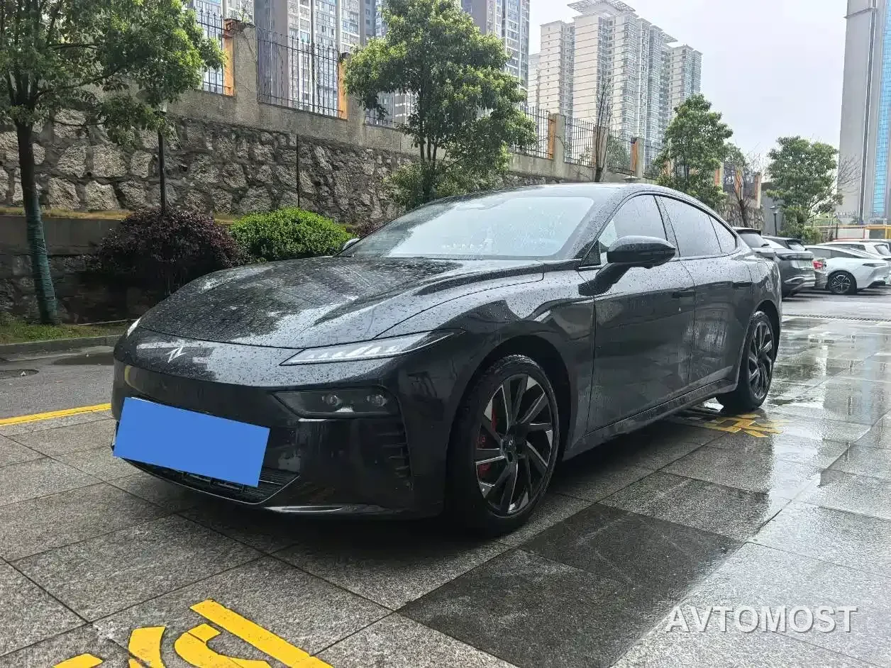 Dongfeng Yipai eπ007 2025 EREV 230Air Cruise Edition — фото 1
