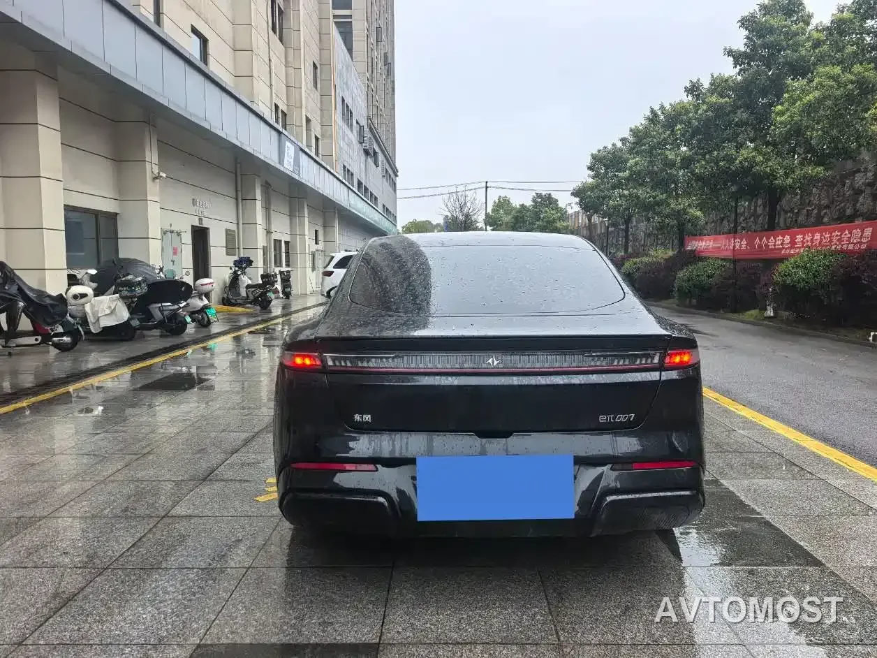 Dongfeng Yipai eπ007 2025 EREV 230Air Cruise Edition — фото 4