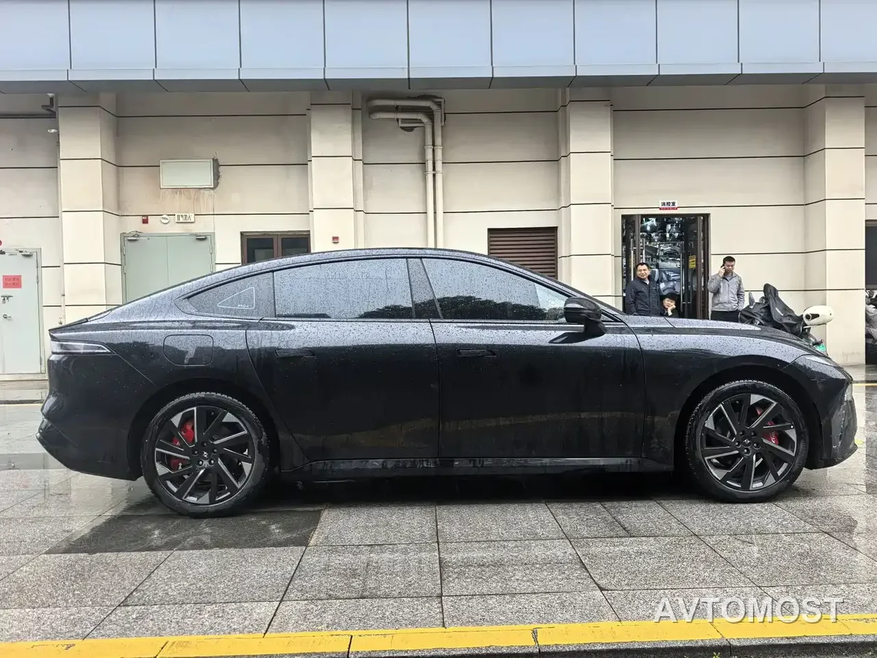Dongfeng Yipai eπ007 2025 EREV 230Air Cruise Edition — фото 6