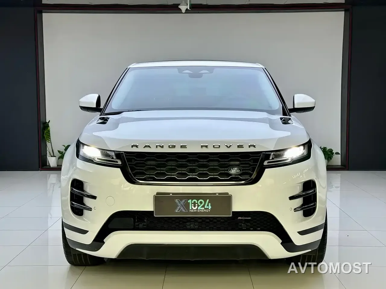 Land Rover Range Rover Evoque New Energy 2023 Range Rover Evoque L P300e Plug-in Hybrid Edition — фото 5