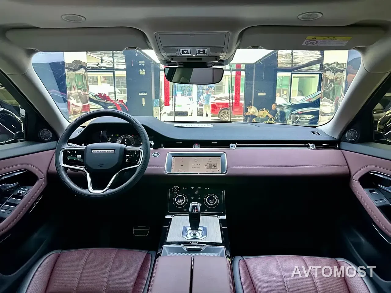 Land Rover Range Rover Evoque New Energy 2023 Range Rover Evoque L P300e Plug-in Hybrid Edition — фото 13