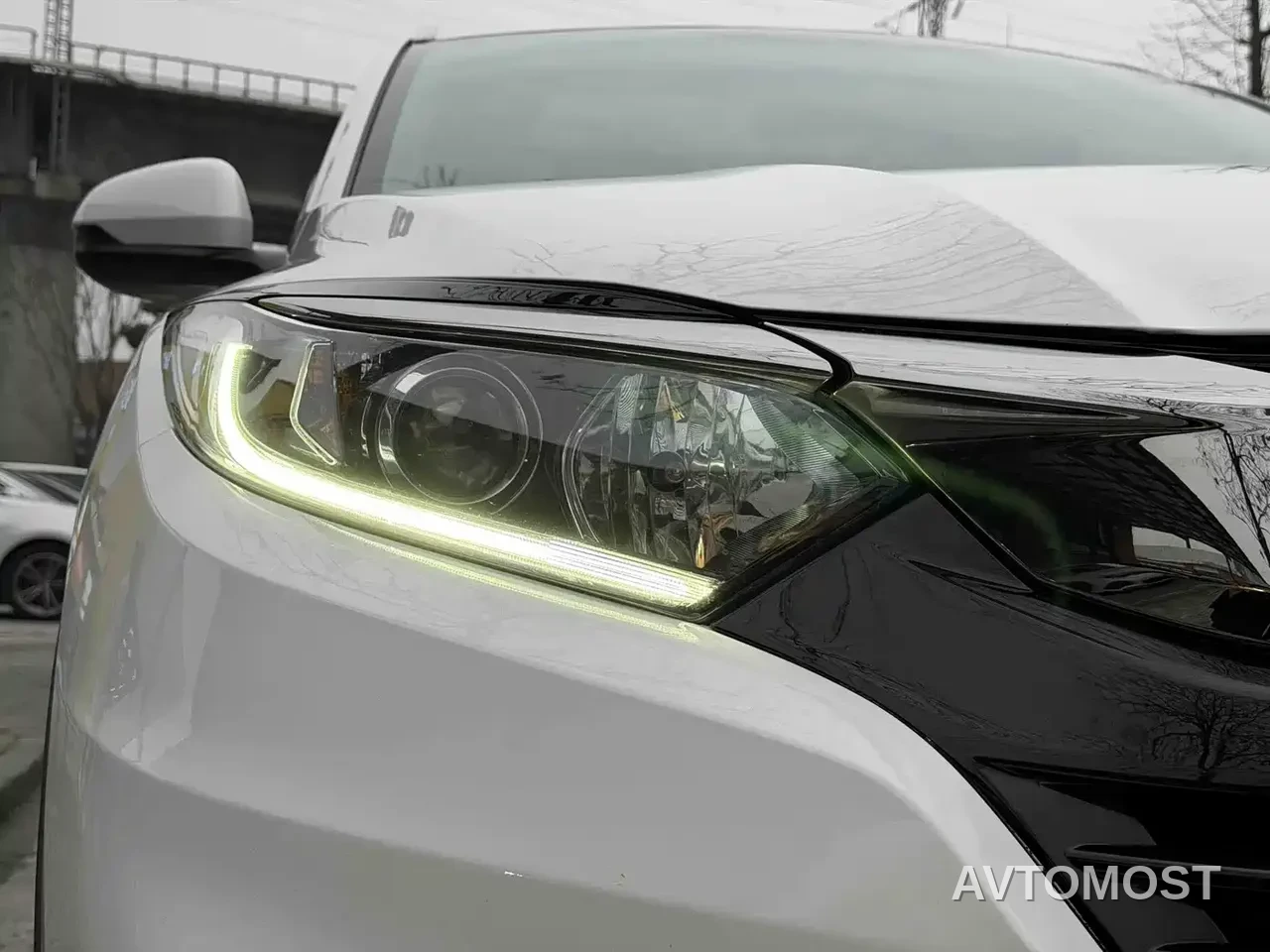 Honda Vezel 2020 1.5L CVT Pioneer — фото 3