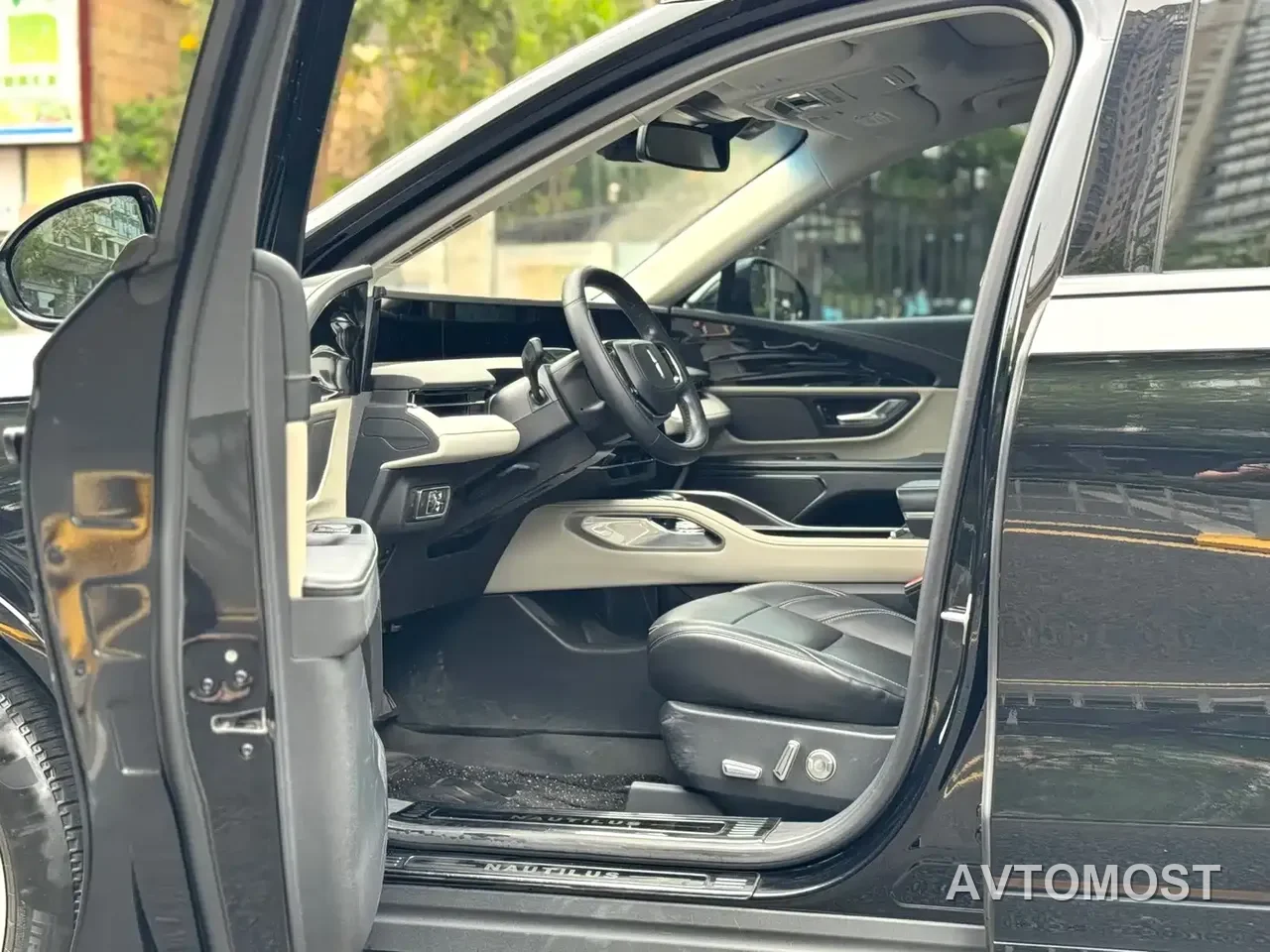 Lincoln Nautilus 2023 2.0T 4WD Premium Hybrid Edition — фото 10