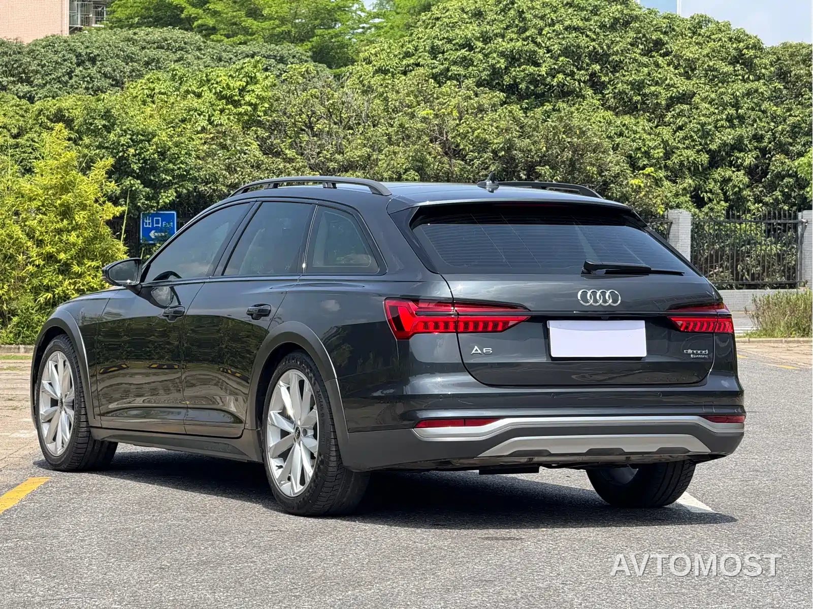 Audi A6 (Import) 2022 allroad quattro Explorer 55 TFSI Premium Off-road — фото 26