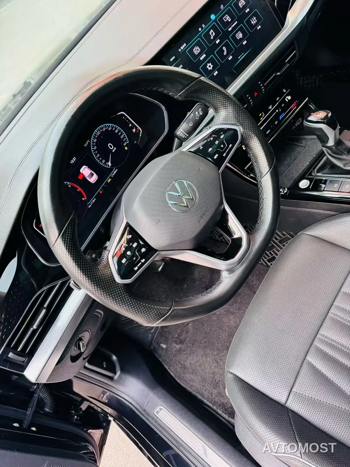 Volkswagen Passat 2022 330TSI Luxury Edition — фото 4