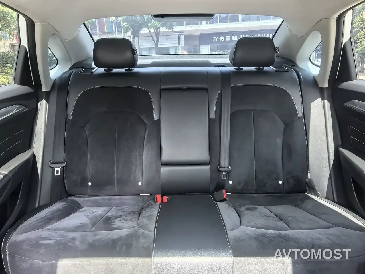 Roewe i6 New Energy 2019 PLUS 50T Internet Honor Intelligent Premium Edition — фото 10