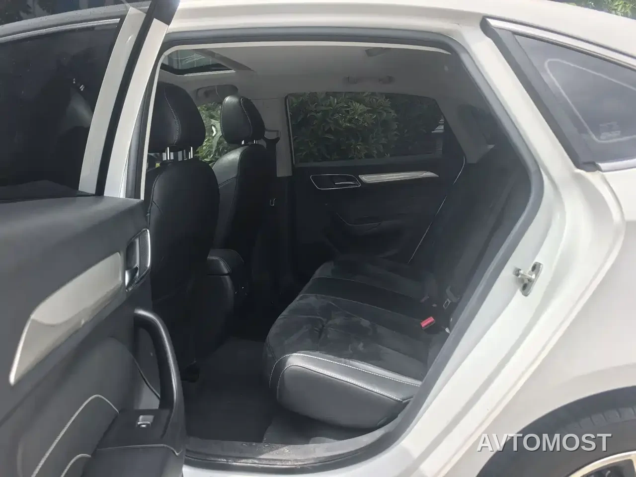 Roewe i6 New Energy 2019 PLUS 50T Internet Honor Intelligent Premium Edition — фото 11