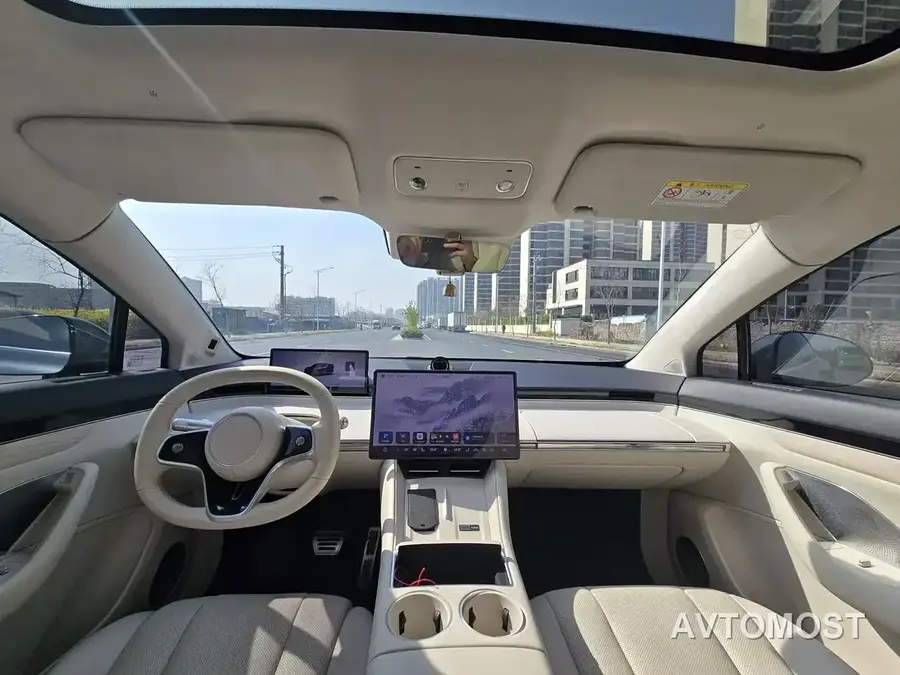Zhijie Luxeed R7 2025 Extended Range 251km Pro