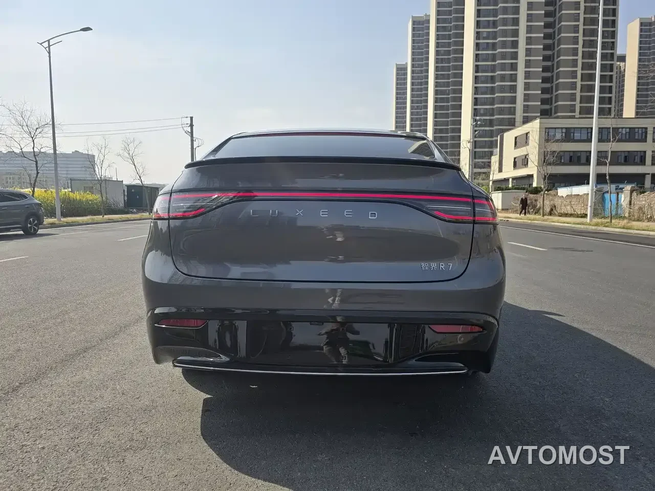 Zhijie Luxeed R7 2025 Extended Range 251km Pro — фото 8