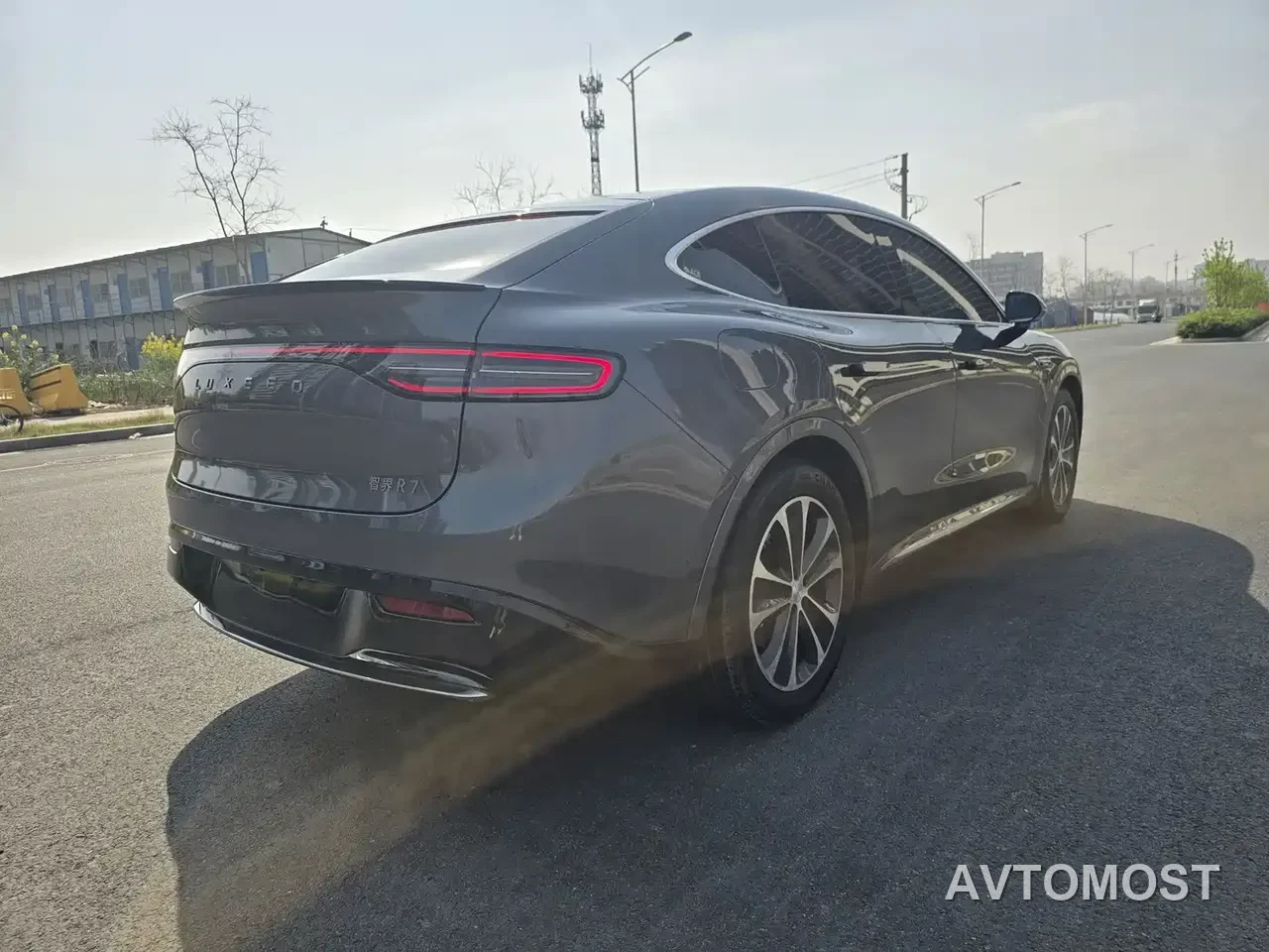 Zhijie Luxeed R7 2025 Extended Range 251km Pro — фото 9