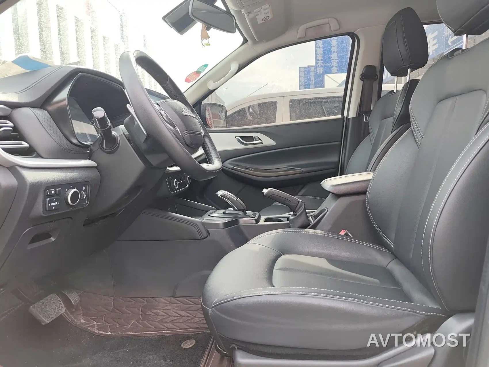 Jiangling Yuhu 7 2022 2.0T Automatic Diesel 4WD Comfort Standard Wheelbase — фото 4