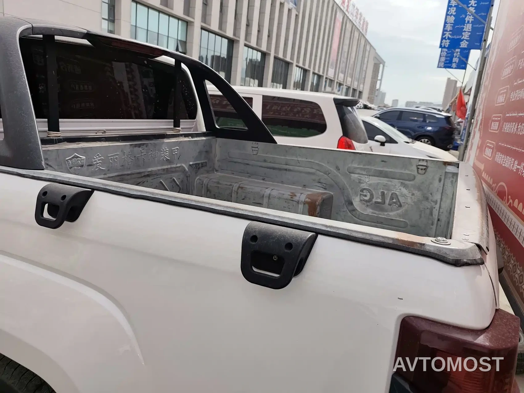 Jiangling Yuhu 7 2022 2.0T Automatic Diesel 4WD Comfort Standard Wheelbase — фото 8