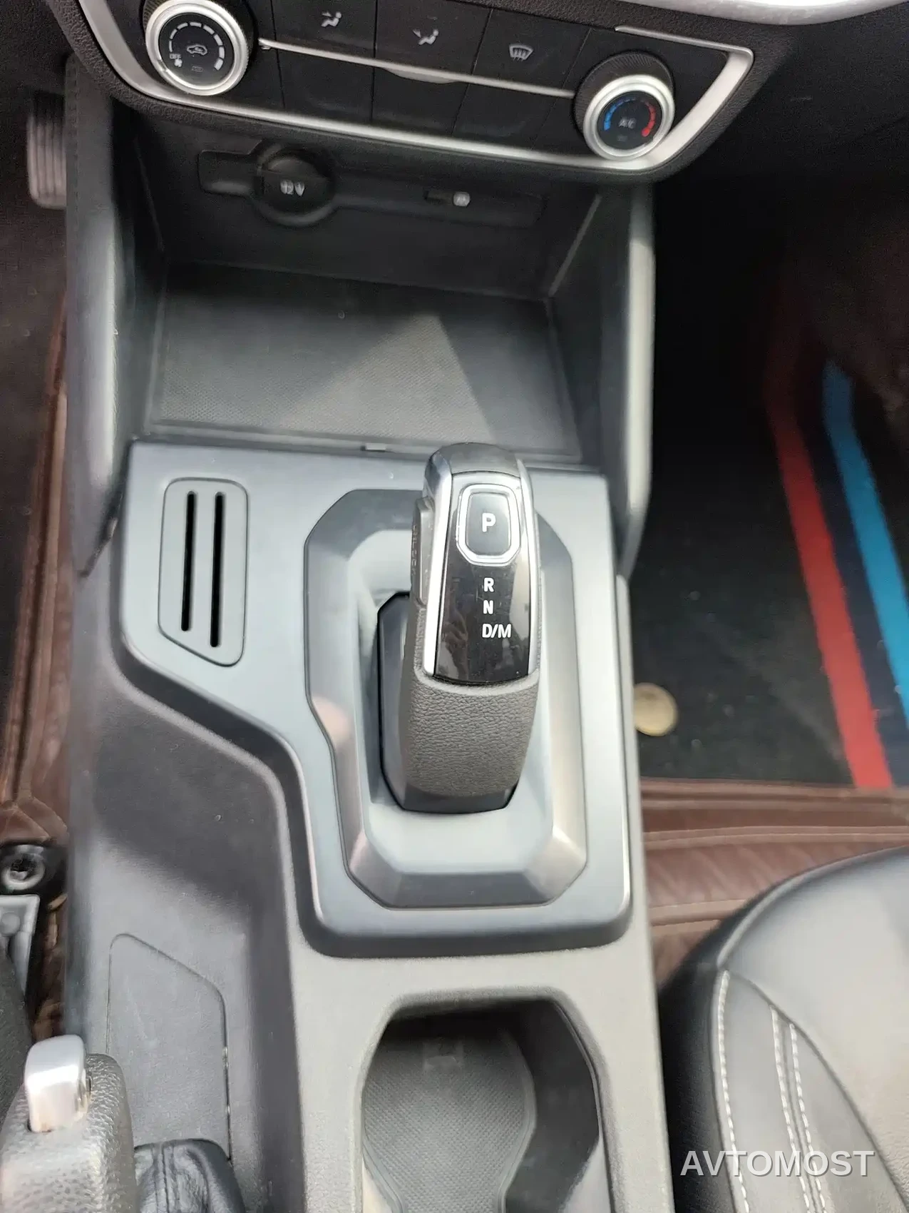Jiangling Yuhu 7 2022 2.0T Automatic Diesel 4WD Comfort Standard Wheelbase — фото 9