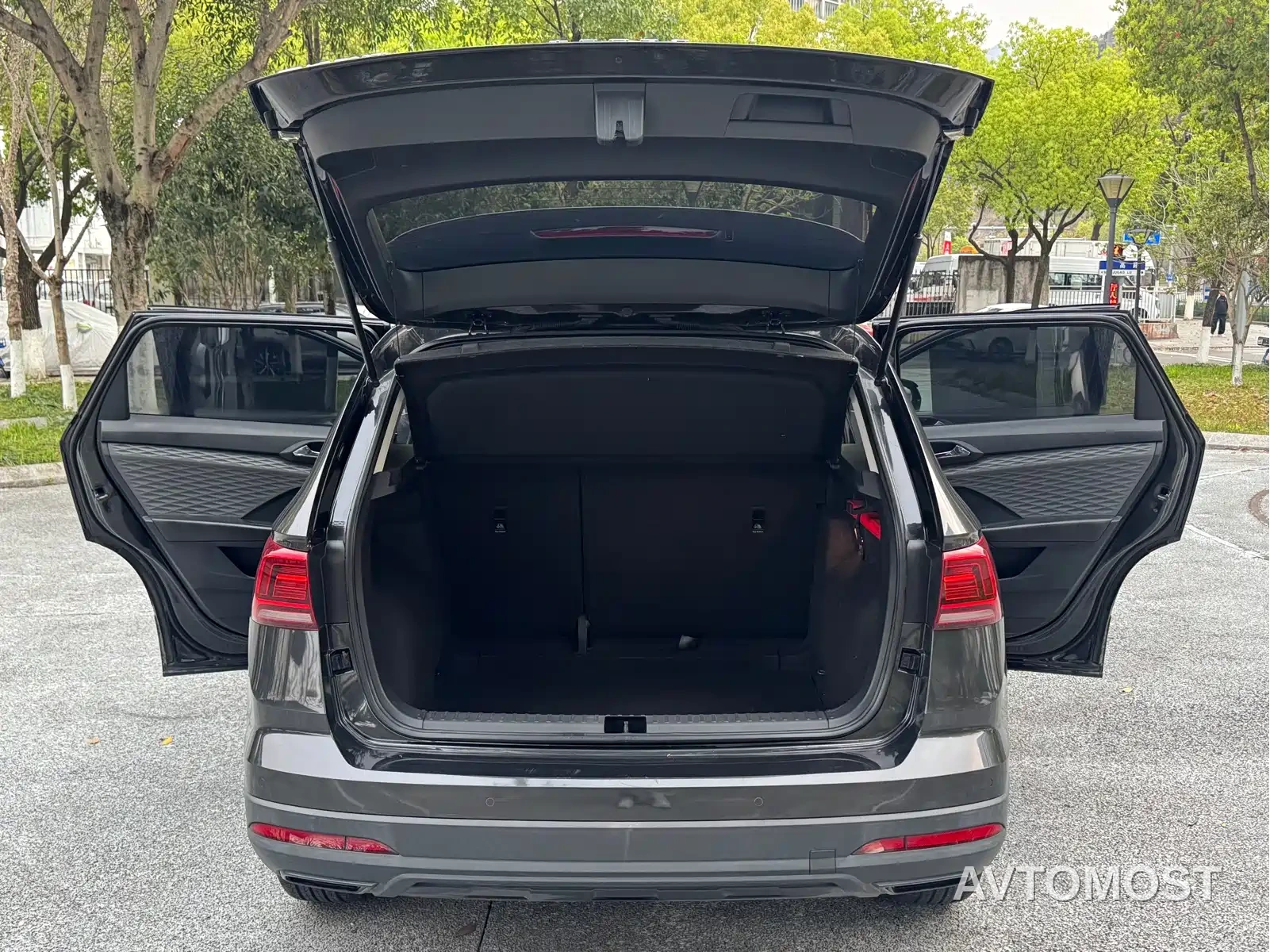 Volkswagen Tharu 2022 280TSI 2WD Trend — фото 8
